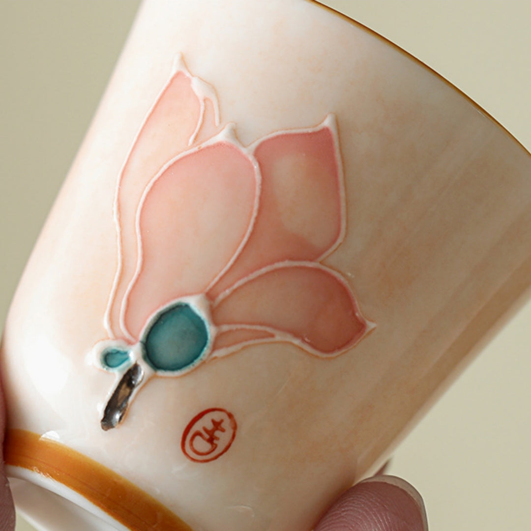 Close-up of the embossed hand-painted floral design on Ceravor aroma cup